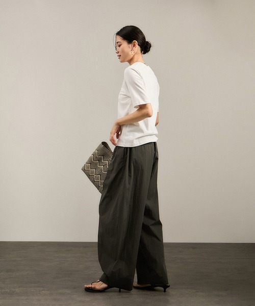 SALON adam et rope'(サロン アダム エ ロペ)の「Yasuko Hirano / 平野泰子 ARTプリントコンパクトT(Tシャツ/カットソー・レディース・ホワイト系その他2/ホワイト系その他4/ホワイト・FREE)」の10枚目の写真