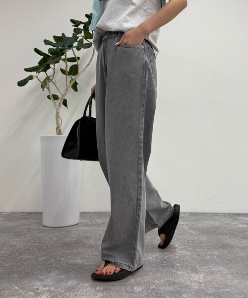 fredy emue（フレディエミュ）の「ブリーチデニム５ポケイージーパンツ（デニムパンツ・レディース・ピンク/ベージュ/グレー・36/38）」の21枚目の写真