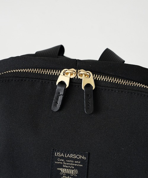 Lisa Larson(リサラーソン)の「【WEB限定】リサ・ラーソン A4サイズ収納可 大容量 軽撥水 リュックサック LTPK-08(バックパック/リュック・レディース・ブラック×ゴールド・ONE SIZE)」の10枚目の写真