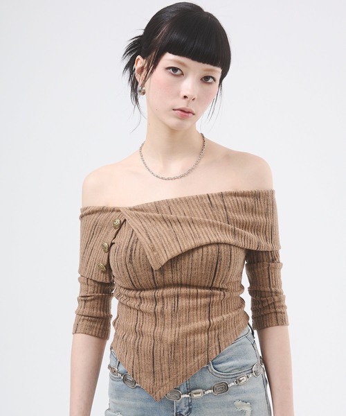 d.i.a.(ダイヤ)の「オフショルニットソートップス(Tシャツ/カットソー・レディース・ブラウン/ホワイト/ブラック・FREE)」の6枚目の写真