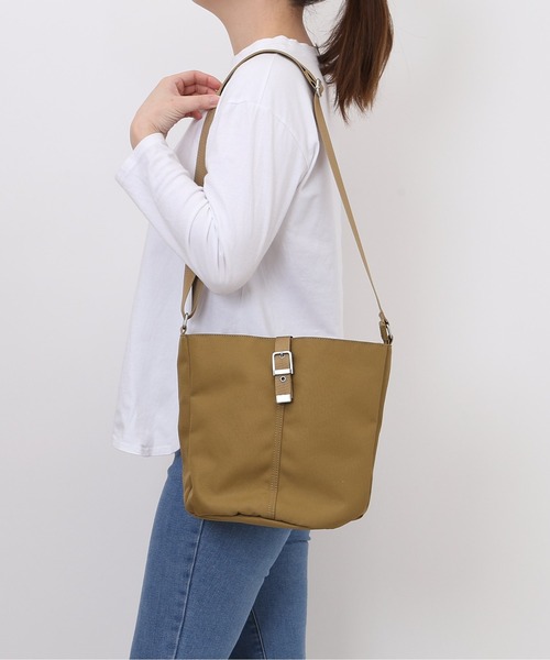 anello GRANDE(アネログランデ)の「anelloGRANDE ロモ バケツショルダー(ショルダーバッグ・レディース・ブラック/アイボリー/グレー/ネイビー/ベージュ・FREE)」の8枚目の写真