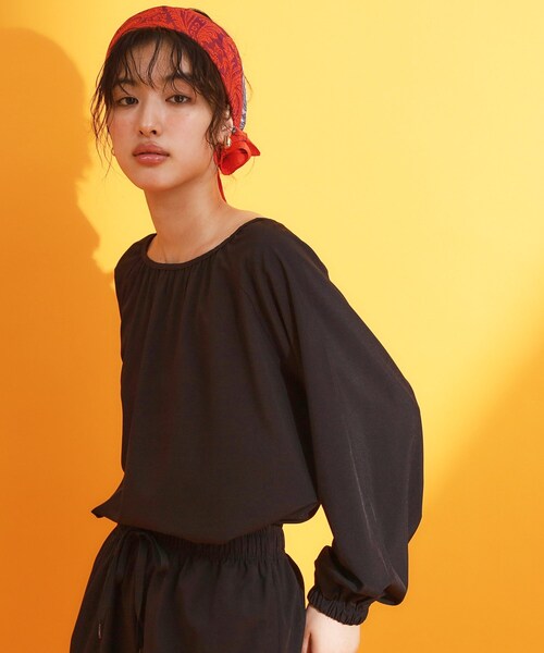 THE SHOP TK (ザ ショップ ティーケー )の「【mizugiwa/ラッシュガード】ギャザーチュニック/前後2WAY/セットアップ可/接触冷感/UV/洗濯機OK(シャツ/ブラウス・レディース・ブラック/カーキ・12/13)」の4枚目の写真