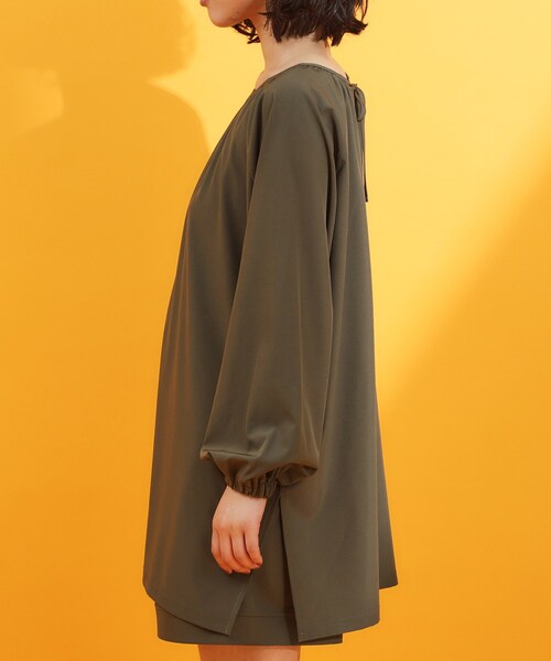 THE SHOP TK (ザ ショップ ティーケー )の「【mizugiwa/ラッシュガード】ギャザーチュニック/前後2WAY/セットアップ可/接触冷感/UV/洗濯機OK(シャツ/ブラウス・レディース・ブラック/カーキ・12/13)」の17枚目の写真