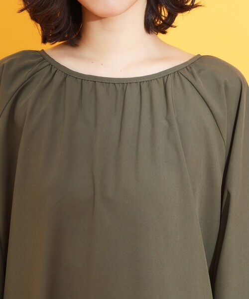 THE SHOP TK (ザ ショップ ティーケー )の「【mizugiwa/ラッシュガード】ギャザーチュニック/前後2WAY/セットアップ可/接触冷感/UV/洗濯機OK(シャツ/ブラウス・レディース・ブラック/カーキ・12/13)」の19枚目の写真