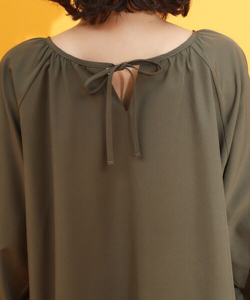 THE SHOP TK (ザ ショップ ティーケー )の「【mizugiwa/ラッシュガード】ギャザーチュニック/前後2WAY/セットアップ可/接触冷感/UV/洗濯機OK(シャツ/ブラウス・レディース・ブラック/カーキ・12/13)」の20枚目の写真
