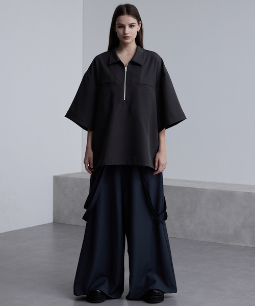 cussil（クシル）の「【cussil/クシル】ドレープオーバーサイズマルチギミックハーフジップ半袖シャツ（シャツ/ブラウス・メンズ・ワインレッド/ホワイト/ブラック・L/M/S）」の11枚目の写真