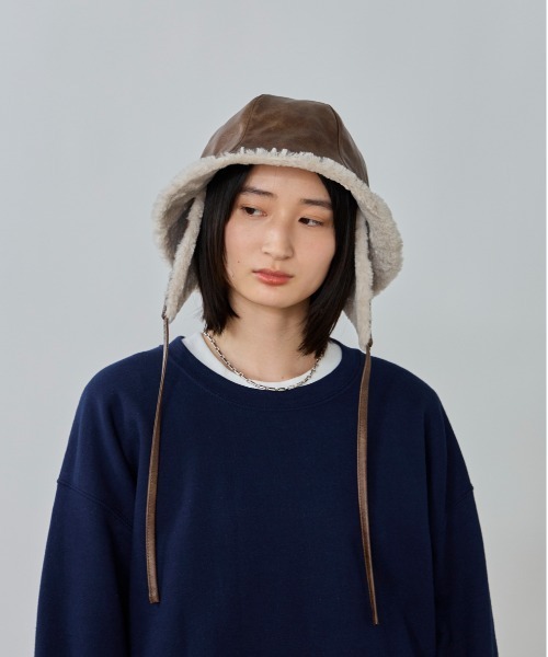 OVERRIDE（オーバーライド）の「OVERRIDE  FAKE LEATHER FLAPHAT SGP / オーバーライド（ハット・レディース・ブラウン/ブラック/ライトベージュ・58cm）」の3枚目の写真