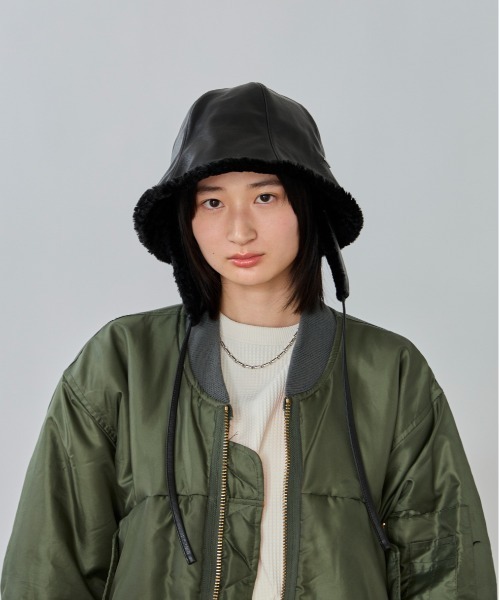 OVERRIDE（オーバーライド）の「OVERRIDE  FAKE LEATHER FLAPHAT SGP / オーバーライド（ハット・レディース・ブラウン/ブラック/ライトベージュ・58cm）」の2枚目の写真