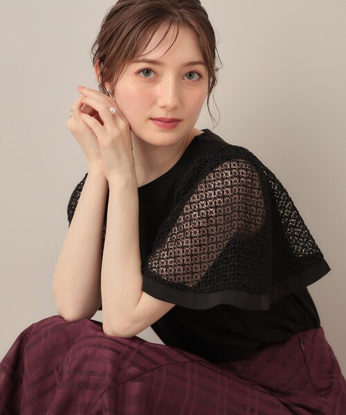 couture brooch（クチュールブローチ）の「【接触冷感・5分袖】ケミカルレースフレアスリーブトップス（Tシャツ/カットソー・レディース・ブラック/オフホワイト/グリーン系・36/38/40/42）」の3枚目の写真
