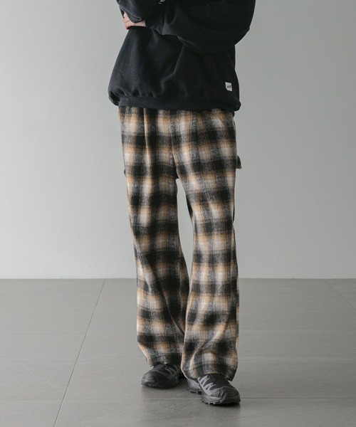 LOWRYS FARM(ローリーズファーム)の「【LFM(U)】シャギーチェックペインターパンツ 593296(その他パンツ・メンズ・ブラック/ブルー・MEDIUM/LARGE)」の2枚目の写真