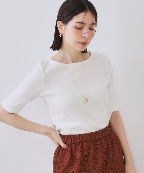 OPAQUE.CLIP（オペークドットクリップ）の「汗染み防止 ボートネックリブカットソー【洗濯機洗い可/抗ピル】（Tシャツ/カットソー・レディース・グレー/ブラック/ホワイト/ダークブラウン・38/40）」の2枚目の写真