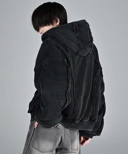 ADRER(アドラー)の「Padded Parker Short Blouson / パデッドパーカーショートブルゾン(パーカー・メンズ・ブラック/ライトグレー・XS/S/M/L)」の13枚目の写真