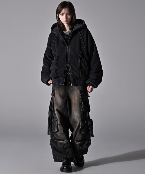 ADRER(アドラー)の「Padded Parker Short Blouson / パデッドパーカーショートブルゾン(パーカー・メンズ・ブラック/ライトグレー・XS/S/M/L)」の11枚目の写真