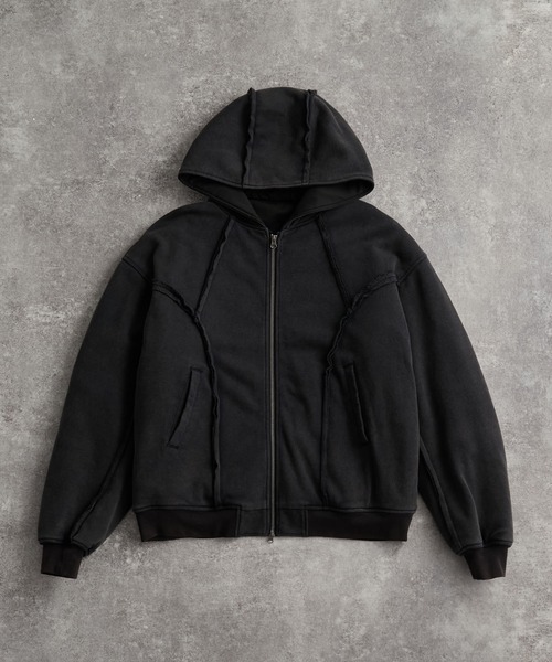 ADRER(アドラー)の「Padded Parker Short Blouson / パデッドパーカーショートブルゾン(パーカー・メンズ・ブラック/ライトグレー・XS/S/M/L)」の4枚目の写真