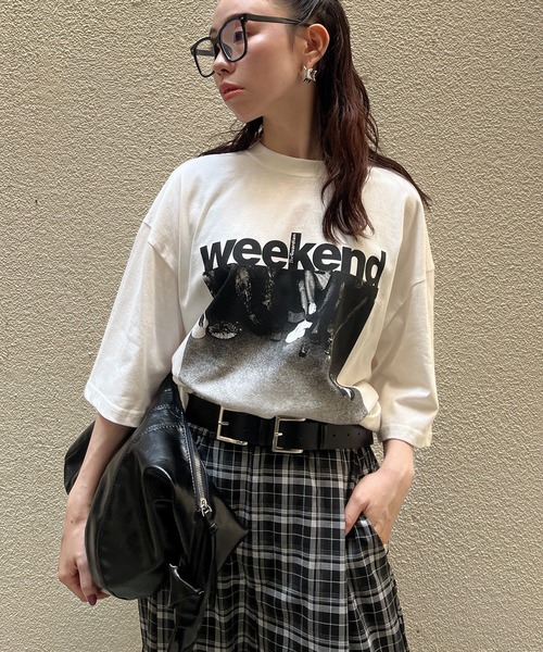 Narcissus（ナルシス）の「プリントTシャツ/ヴィンテージ風プリントTシャツ《動画あり》（Tシャツ/カットソー・レディース・ホワイト/ブラック・FREE）」の1枚目の写真