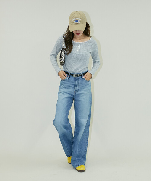 PUBLUX（パブリュクス）の「LEVI'S/リーバイス RIBCAGE WIDE LEG/リブケージ ワイドレッグ ハイライズ デニム　限定展開（デニムパンツ・レディース・サックスブルー/ブルー・25/26/27）」の5枚目の写真
