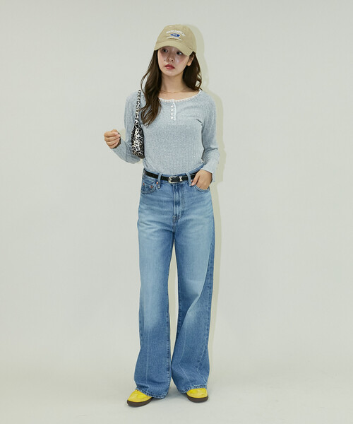 PUBLUX（パブリュクス）の「LEVI'S/リーバイス RIBCAGE WIDE LEG/リブケージ ワイドレッグ ハイライズ デニム　限定展開（デニムパンツ・レディース・サックスブルー/ブルー・25/26/27）」の6枚目の写真