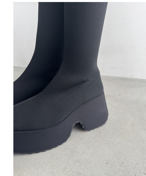 Loueme(ルエム)の「ボリュームソールニーハイソックスブーツ(ブーツ・レディース・ブラック・23.5cm/22.5cm/24.5cm)」の11枚目の写真