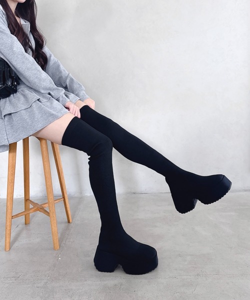 Loueme(ルエム)の「ボリュームソールニーハイソックスブーツ(ブーツ・レディース・ブラック・23.5cm/22.5cm/24.5cm)」の2枚目の写真