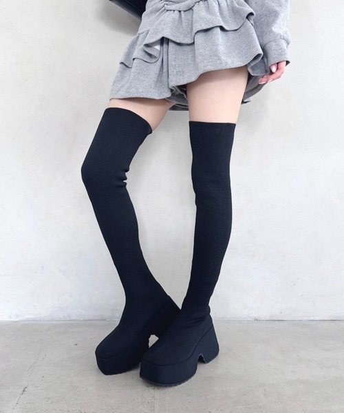 Loueme(ルエム)の「ボリュームソールニーハイソックスブーツ(ブーツ・レディース・ブラック・23.5cm/22.5cm/24.5cm)」の4枚目の写真