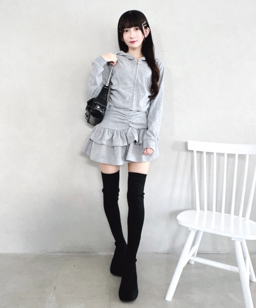 Loueme(ルエム)の「ボリュームソールニーハイソックスブーツ(ブーツ・レディース・ブラック・23.5cm/22.5cm/24.5cm)」の14枚目の写真