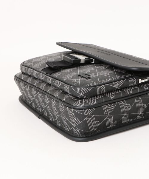 LACOSTE(ラコステ)の「《LACOSTE》MESSENGER BAG(メッセンジャーバッグ・メンズ・ブラック・フリー)」の3枚目の写真