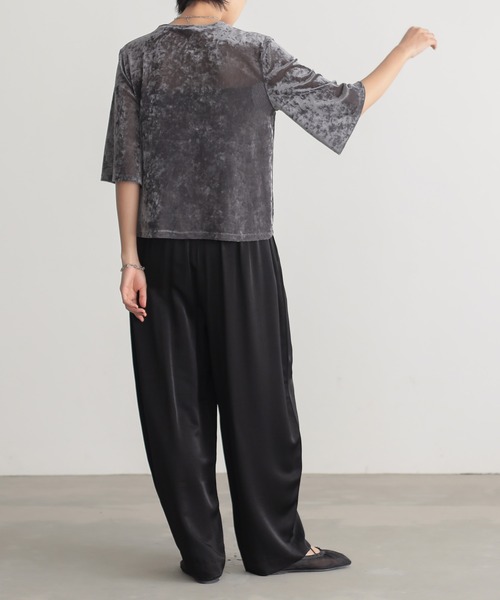 for/c（フォーシー）の「サマ見えチュールベロアハーフスリーブトップス【サスティナブル】（Tシャツ/カットソー・レディース・ベージュ/グレー/ブラウン/チャコールグレー・M/L）」の22枚目の写真