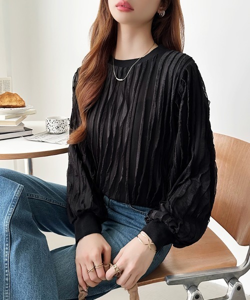 COCOMOMO(ココモモ)の「立体フリルで華やかに フリルトップス フリル シアー カットソー 長袖 フリルTシャツ オフィスカジュアル 春服 秋服(Tシャツ/カットソー・レディース・ブラック/ダークブラウン/ライトグレー/ホワイト/ネイビー/ライトブラウン・M/S/L)」の21枚目の写真