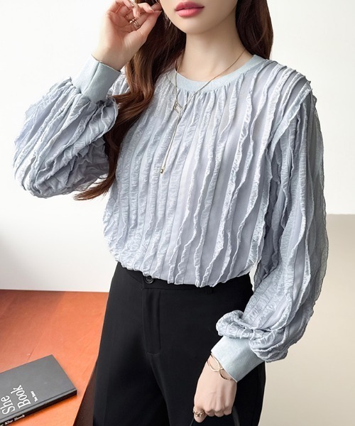 COCOMOMO(ココモモ)の「立体フリルで華やかに フリルトップス フリル シアー カットソー 長袖 フリルTシャツ オフィスカジュアル 春服 秋服(Tシャツ/カットソー・レディース・ブラック/ダークブラウン/ライトグレー/ホワイト/ネイビー/ライトブラウン・M/S/L)」の20枚目の写真