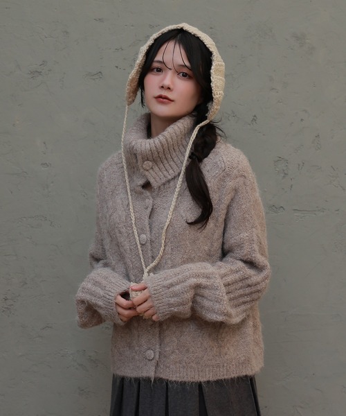 M DOLLY（エムドリー）の「cable knit fumo cardigan/ケーブルニットフーモカーディガン（カーディガン/ボレロ・レディース・ベージュ/グレー・FREE）」の10枚目の写真