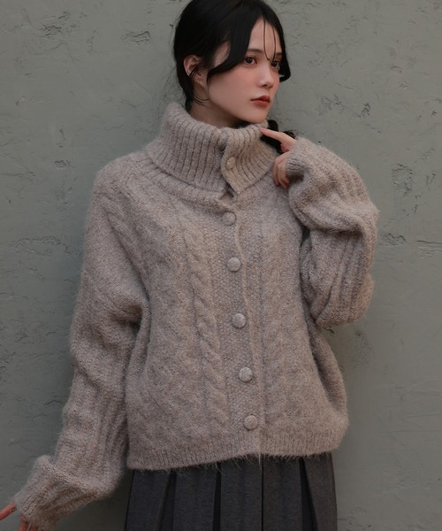 M DOLLY（エムドリー）の「cable knit fumo cardigan/ケーブルニットフーモカーディガン（カーディガン/ボレロ・レディース・ベージュ/グレー・FREE）」の12枚目の写真