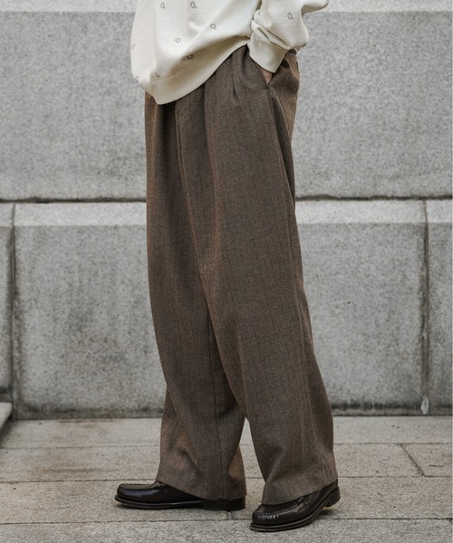 Bleme（ブレム）の「2タック ヘリンボーン グランパ スラックス