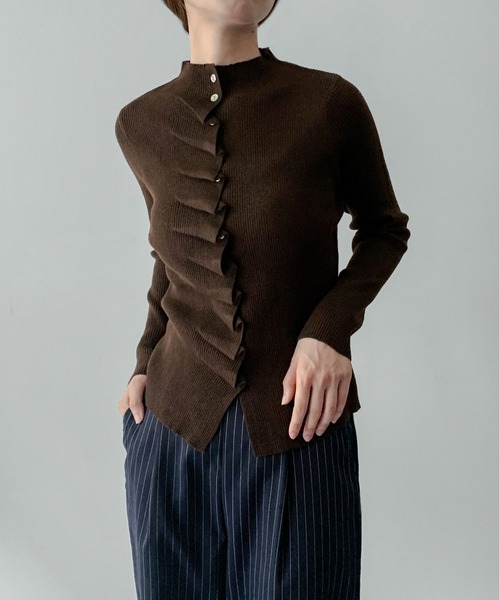 on:nue（オンニュ）の「【on:nue】[着用動画あり！/選べる4色展開] モックネックフロントフリルカーディガン（ニット/セーター・レディース・ブラウン/アイボリー/ブラック/グレー・FREE）」の20枚目の写真