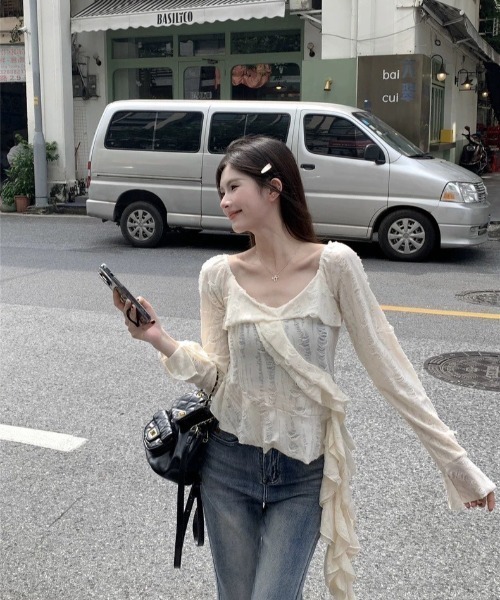 VIBGYOR（ヴィブジョー）の「【LAMPOON】フリルイレヘムブラウス（シャツ/ブラウス・レディース・グレー/アイボリー・MEDIUM/LARGE/SMALL）」の7枚目の写真