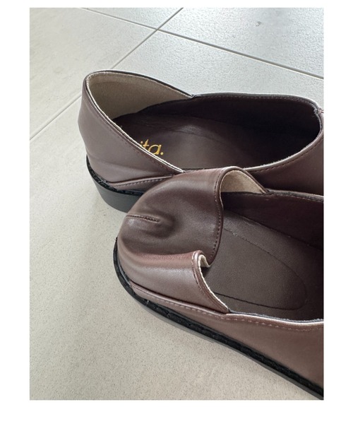 bita.(ビタ)の「センターシーム2wayフラットシューズ(ローファー・レディース・ブラウン/ベージュ/ブラック・MEDIUM/LARGE)」の11枚目の写真