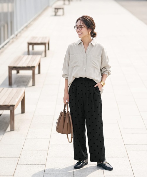 STYLE DELI(スタイルデリ)の「【LUXE】前裾イン風ワザあり2WAYシャツ(シャツ/ブラウス・レディース・グレイッシュベージュ/グリーン/スミクロ・FREE)」の10枚目の写真