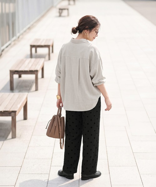 STYLE DELI(スタイルデリ)の「【LUXE】前裾イン風ワザあり2WAYシャツ(シャツ/ブラウス・レディース・グレイッシュベージュ/グリーン/スミクロ・FREE)」の13枚目の写真