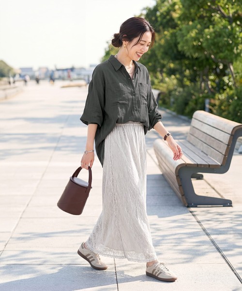 STYLE DELI(スタイルデリ)の「【LUXE】前裾イン風ワザあり2WAYシャツ(シャツ/ブラウス・レディース・グレイッシュベージュ/グリーン/スミクロ・FREE)」の16枚目の写真