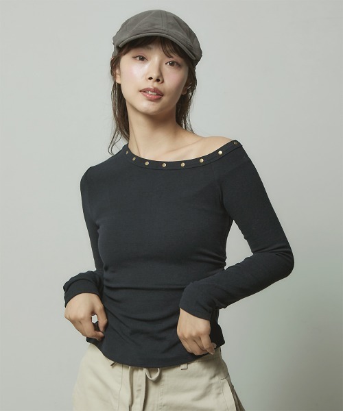 VIVID LADY(ビビッドレディー)の「アシンメトリーネック リブトップス(Tシャツ/カットソー・レディース・チャコールグレー/ブラック/ホワイト・FREE)」の5枚目の写真