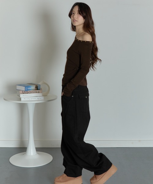 VIVID LADY(ビビッドレディー)の「アシンメトリーネック リブトップス(Tシャツ/カットソー・レディース・チャコールグレー/ブラック/ホワイト・FREE)」の15枚目の写真