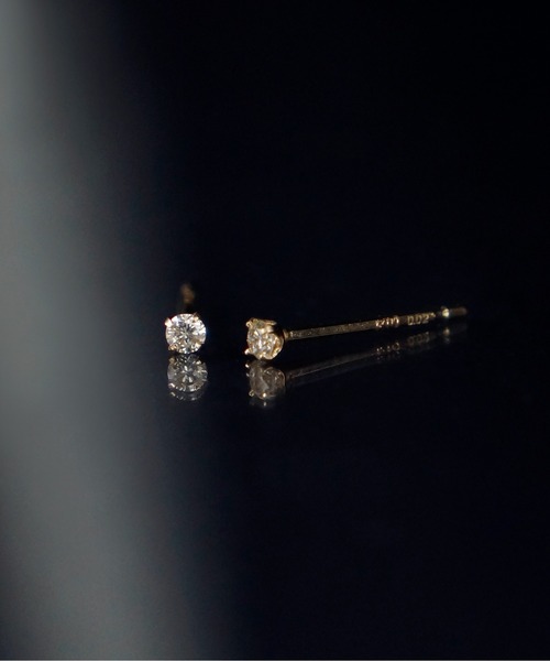 anq.（アンク）の「「anq.」K10・Prong Setting 0.04ct ダイヤモンド ポストピアス（ピアス（両耳用）・レディース・イエローゴールド・ONESIZE）」の3枚目の写真