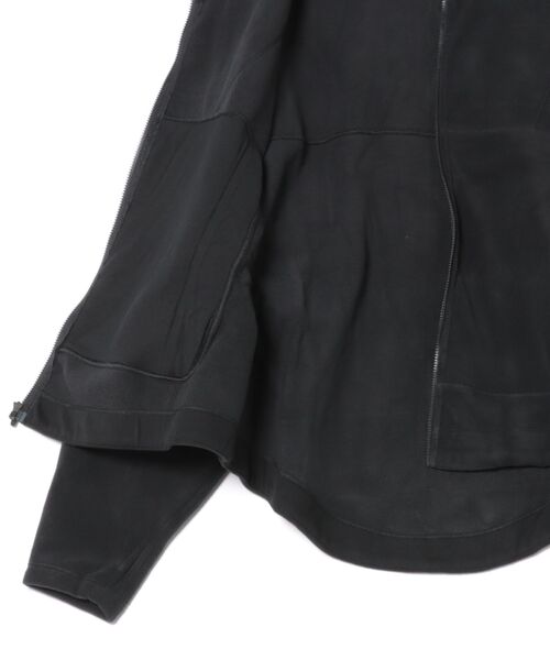 NIKE(ナイキ)の「《NIKEアパレル》ASWNKONETFFZTOPPOLAR(その他アウター・レディース・ブラック/ライトブルー・S/M/L/XL)」の4枚目の写真