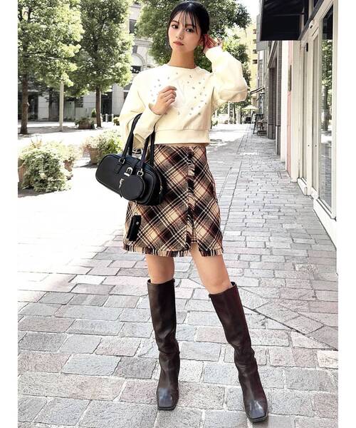 RESEXXY（リゼクシー）の「ニュアンスロゴスウェットプルオーバー（スウェット・レディース・グレー/イエロー/ネイビー・FREE）」の12枚目の写真