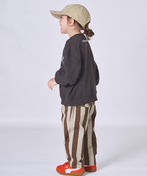 pairmanon（ペアマノン）の「【ハローキティ】【ポムポムプリン】ユニセックス カレッジ風ロゴ 裏毛スウェット（スウェット・キッズ・ブラウン/ネイビー・100/110/120/130/140/150/90）」の5枚目の写真