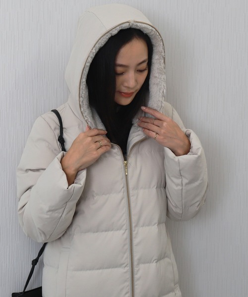 libelle more(リベル モア)の「エコファーフードロングダウンコート(ダウンジャケット/コート・レディース・ネイビー/モカ/アイボリー/ブラック/グレー・L/M)」の10枚目の写真