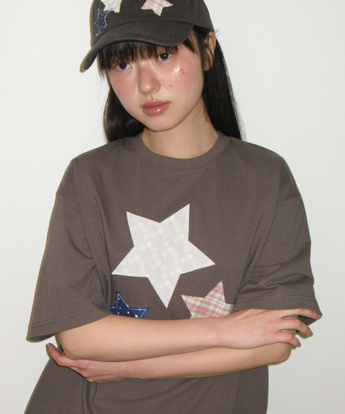 RONRON（ロンロン）の「STAR PATCH MIXED APPLIQUE T SHIRT CHARCOAL（Tシャツ/カットソー・レディース・その他・FREE）」の4枚目の写真
