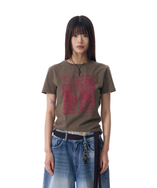 AAKAM(アーカム)の「Collage Artwork Half Top (Khaki)(Tシャツ/カットソー・レディース・その他・1/2)」の2枚目の写真