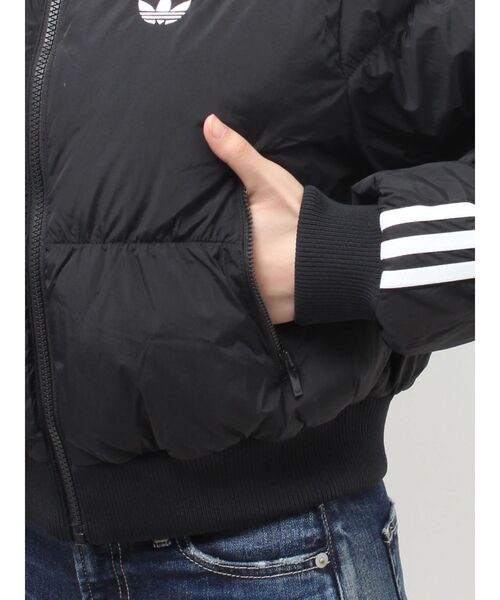 adidas Originals(アディダスオリジナルス)の「adidas CROPPED PUFF(ダウンジャケット/コート・レディース・ブラック/レッド・FREE)」の21枚目の写真