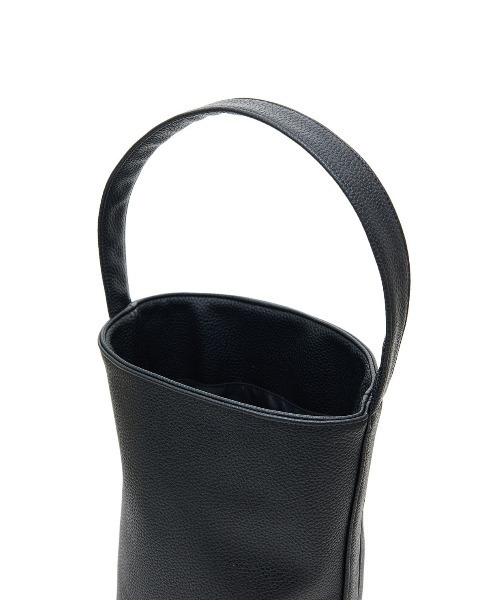 CLANE（クラネ）の「FAKE LEATHER MEDIUM TOTE BAG（トートバッグ・レディース・ブラック・F）」の6枚目の写真