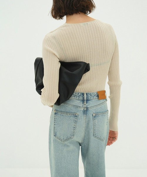 CLANE(クラネ)の「FAKE LEATHER MEDIUM TOTE BAG(トートバッグ・レディース・ブラック/アイボリー・F)」の6枚目の写真